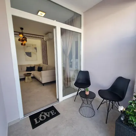 Luxury Katy Apartment *
